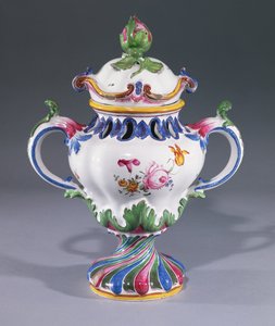 ストラスブールで作られたポプリ花瓶、c.1754-60（セラミック）